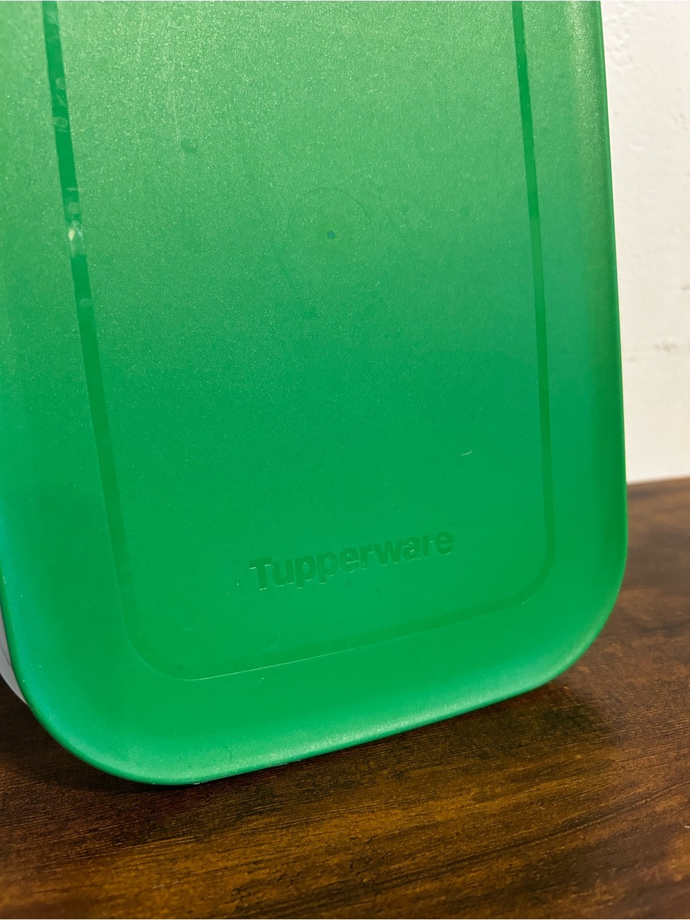 Tupperware FridgeSmart Medium Deep Container Produce Saver 4.4L 1.1 Gal - Picture 5 of 6